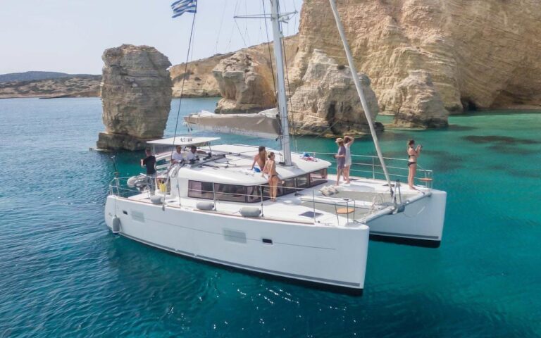 catamaran 801. Boats in Paros. Charter a Boat.