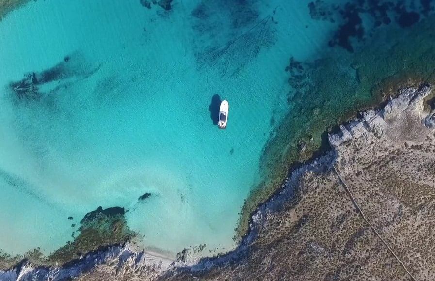 rineia. Bateaux à Paros. Louez un bateau. Transfert de luxe. Croisières à la journée