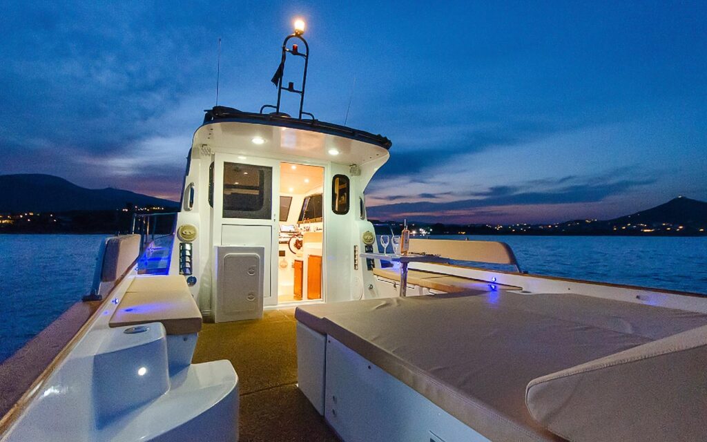 jetcraft 36 boat lounge. Boats in Paros. Charter a Boat.